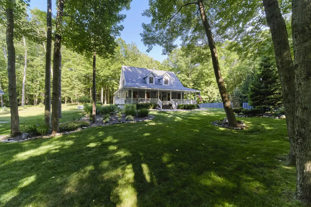 10826 Old Freesoil Road N Grant Township MI 49660