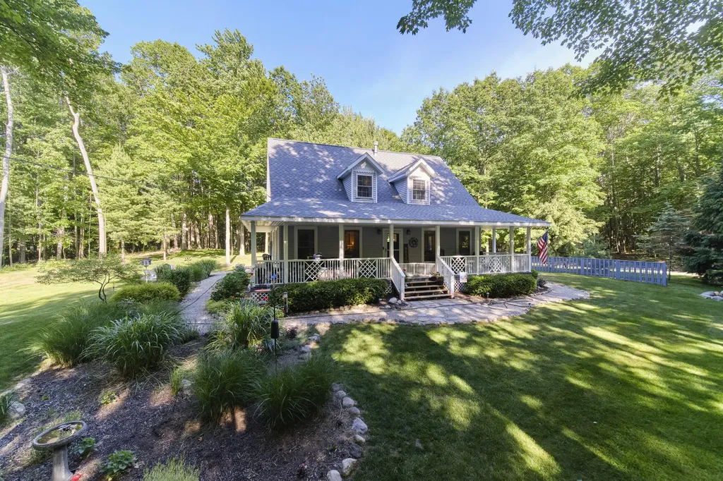 10826 Old Freesoil Road N Grant Township MI 49660