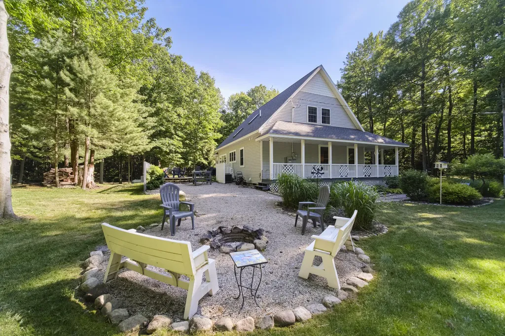 10826 Old Freesoil Road N Grant Township MI 49660