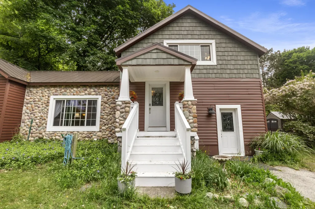 657 Crystal Avenue Frankfort City MI 49635
