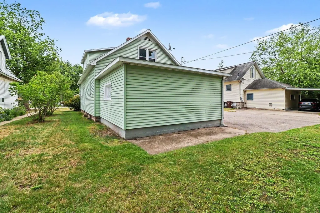 109 N Franklin Street Ludington City MI 49431