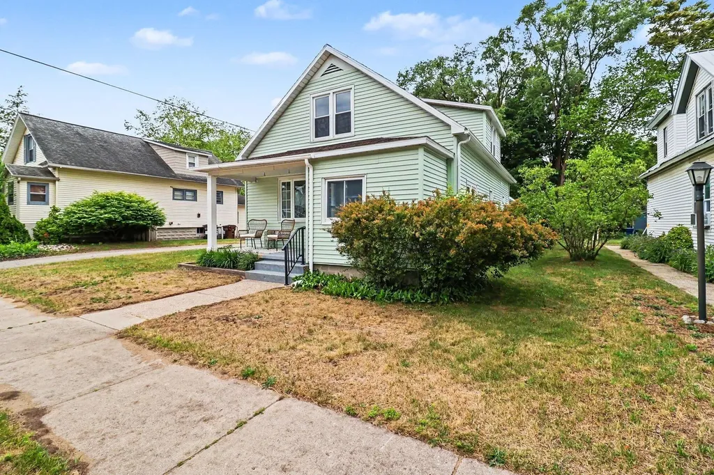 109 N Franklin Street Ludington City MI 49431