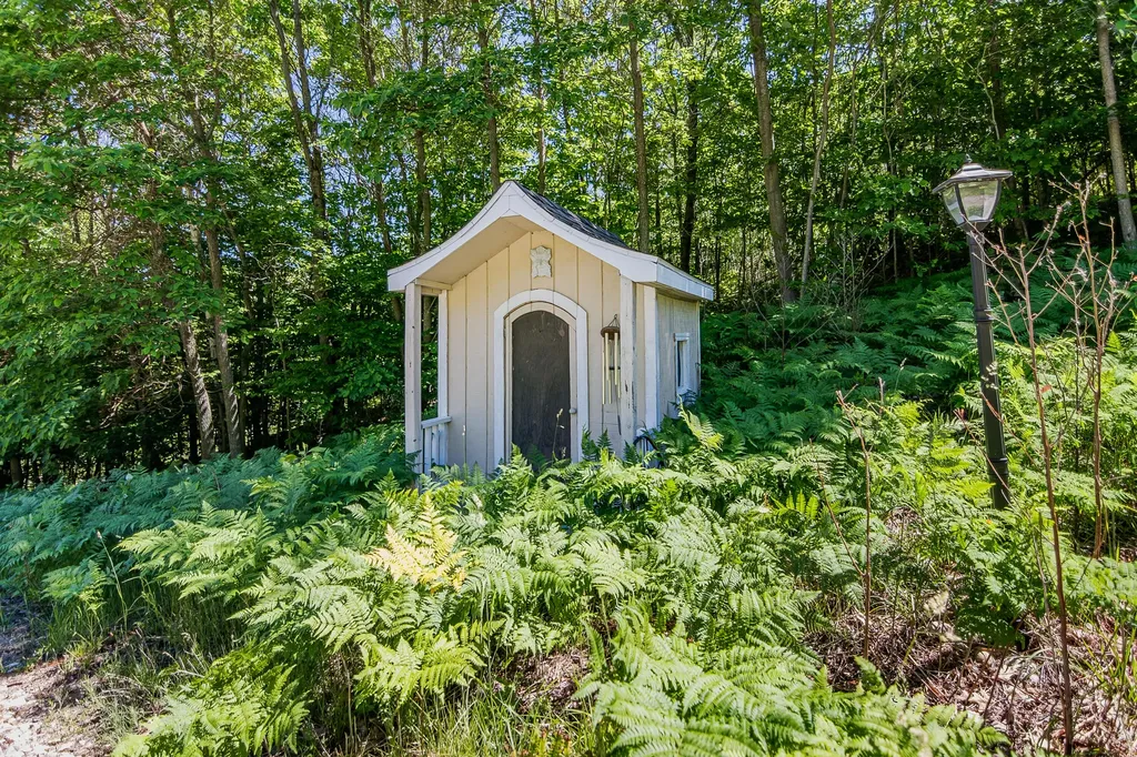8562 W Woodridge Drive Golden Township MI 49436