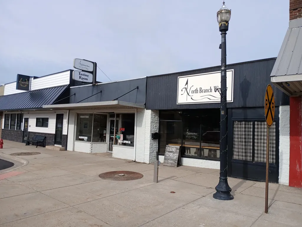126 & 128 S Main Street Scottville City MI 49454