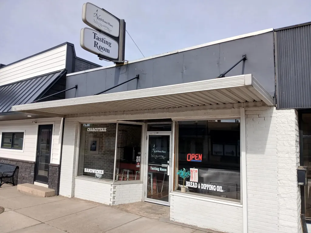 126 & 128 S Main Street Scottville City MI 49454