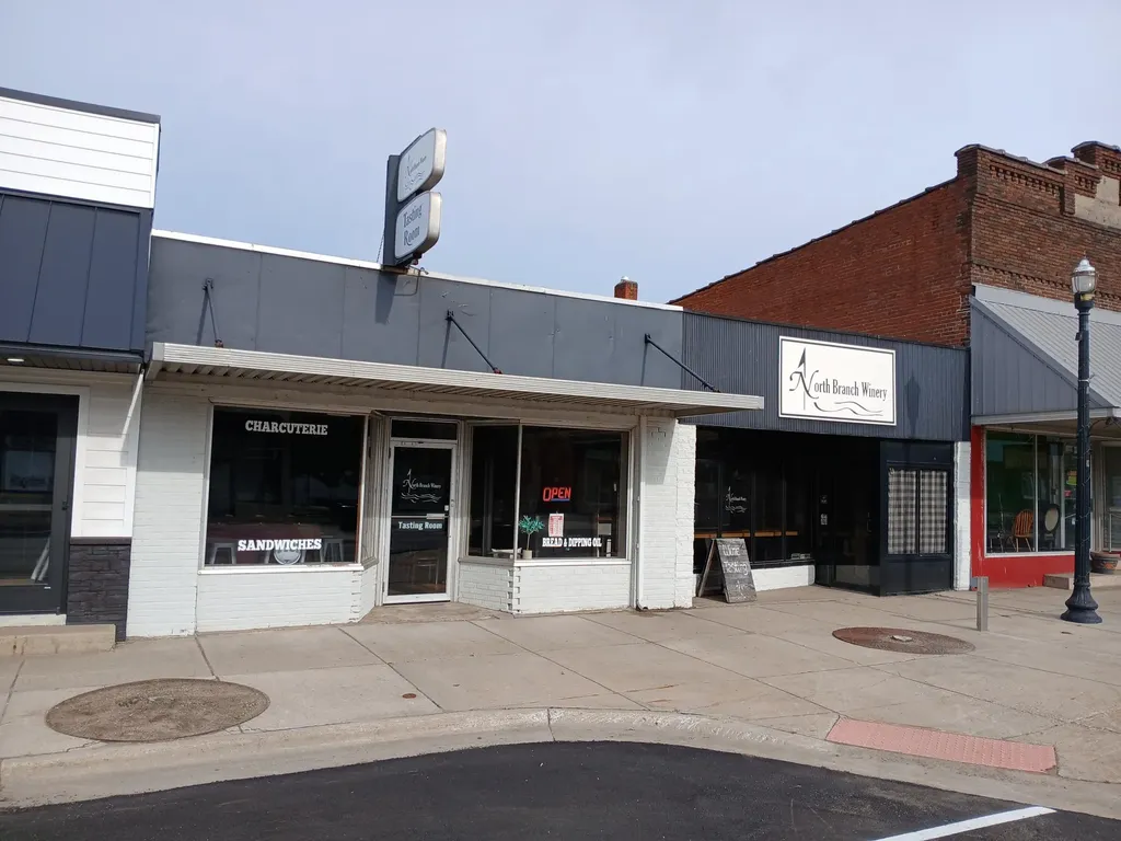 126 & 128 S Main Street Scottville City MI 49454