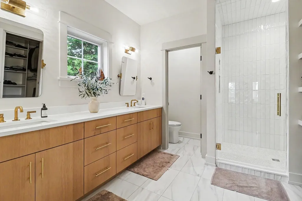 258 W Lowell Street Pentwater Village MI 49449