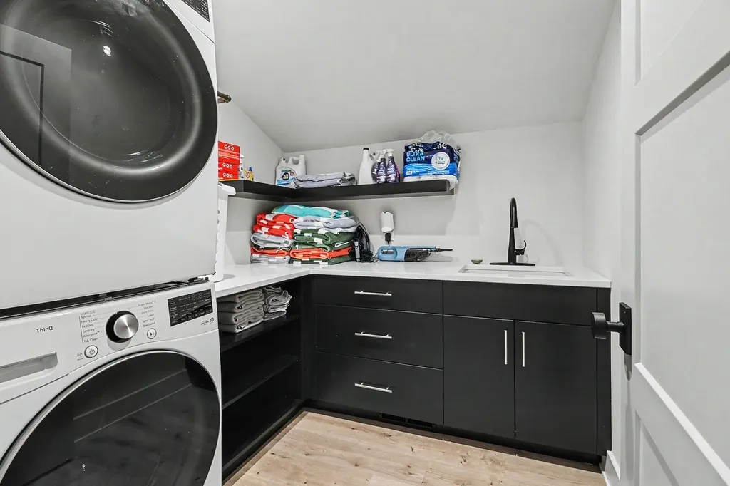 258 W Lowell Street Pentwater Village MI 49449