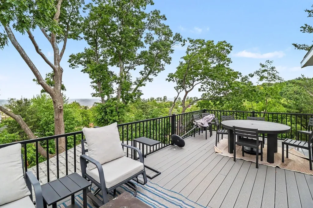 258 W Lowell Street Pentwater Village MI 49449
