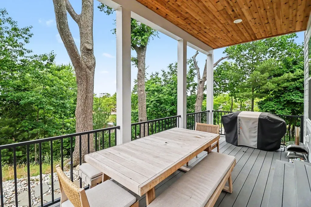 258 W Lowell Street Pentwater Village MI 49449