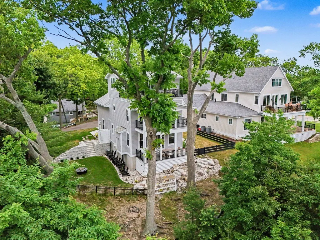 258 W Lowell Street Pentwater Village MI 49449