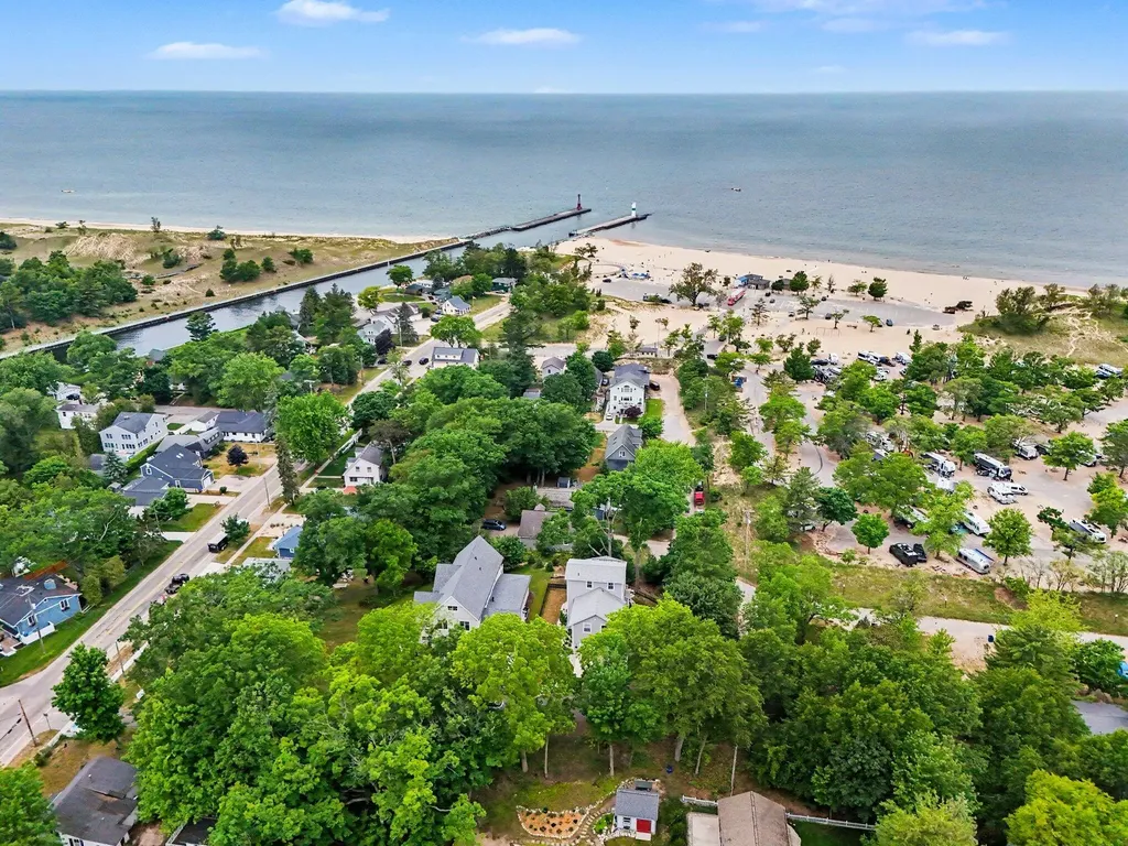 258 W Lowell Street Pentwater Village MI 49449