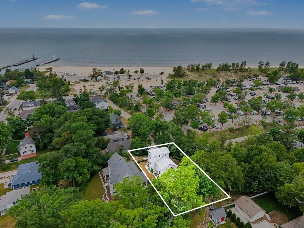 258 W Lowell Street Pentwater Village MI 49449