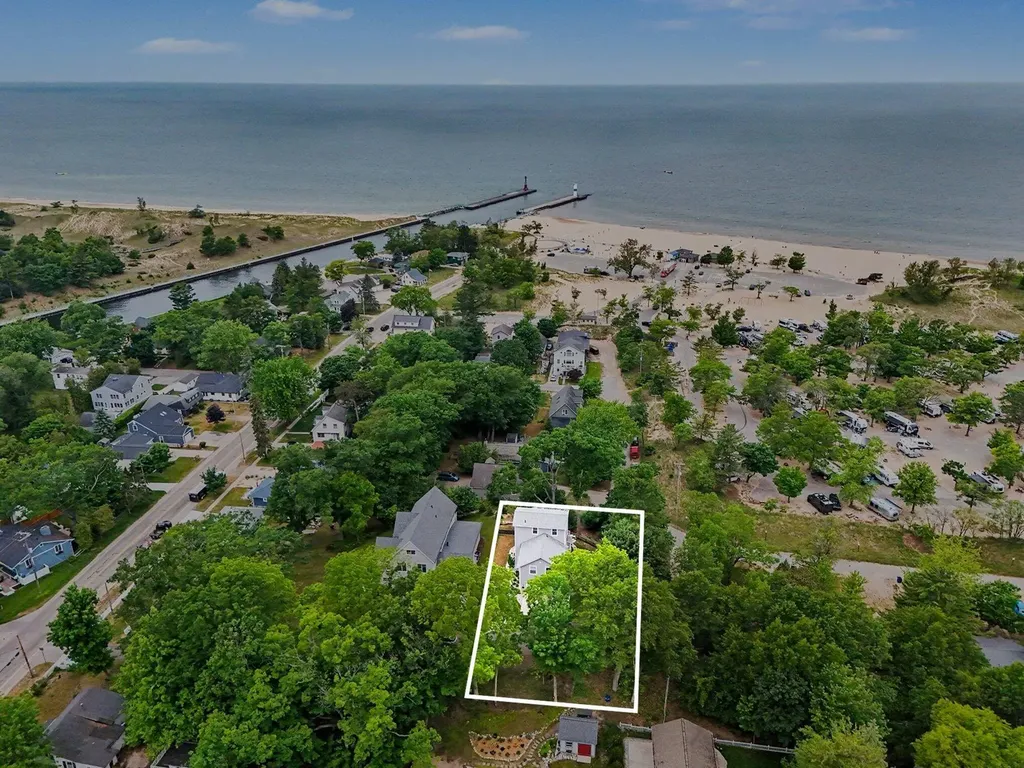258 W Lowell Street Pentwater Village MI 49449