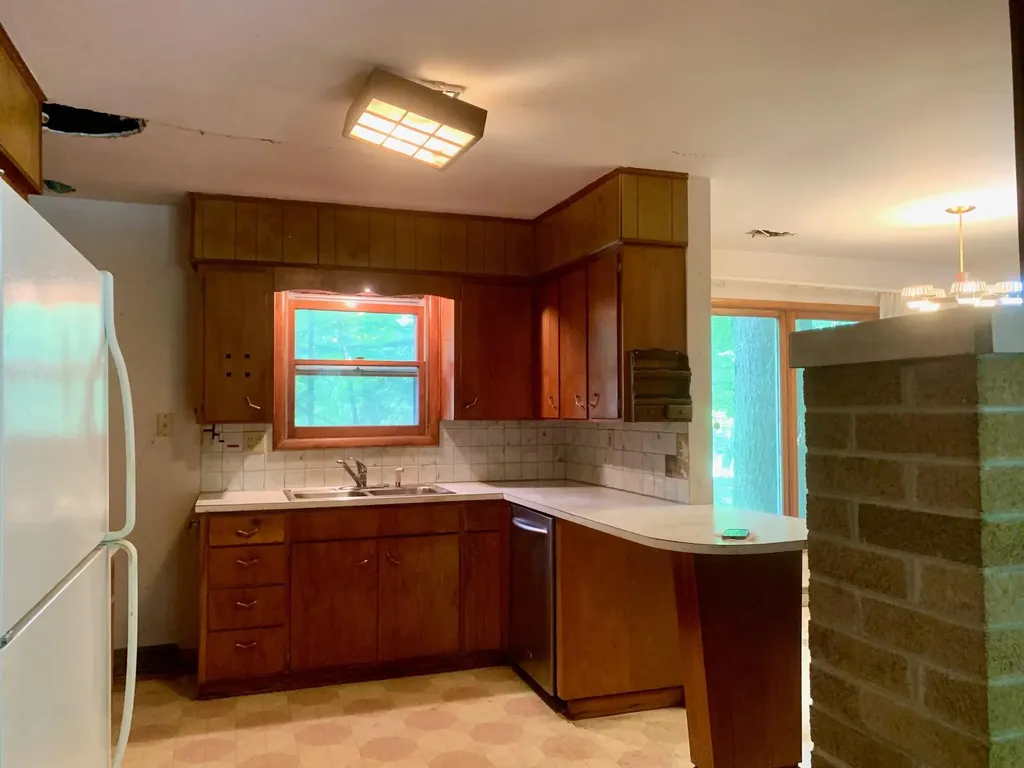 2648 N Lakeshore Drive Hamlin Township MI 49431