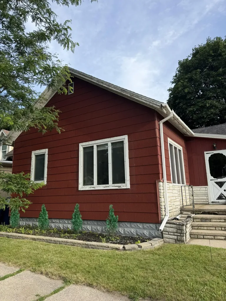 307 6th Street Manistee City MI 49660