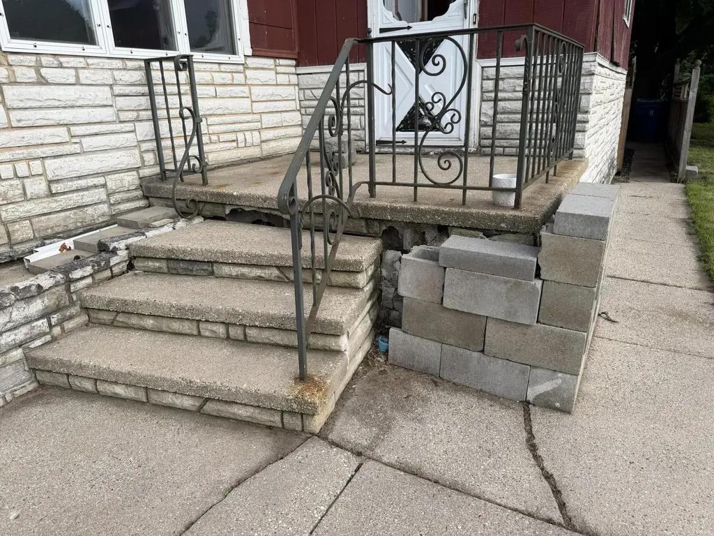 307 6th Street Manistee City MI 49660