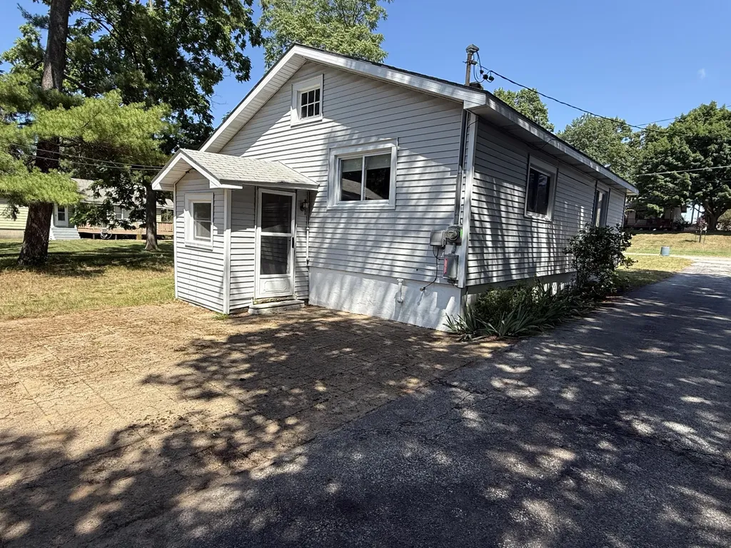 905 N Gaylord Avenue Ludington City MI 49431
