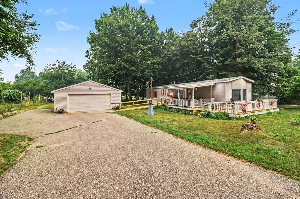 17039 3rd Street Arcadia Township MI 49613