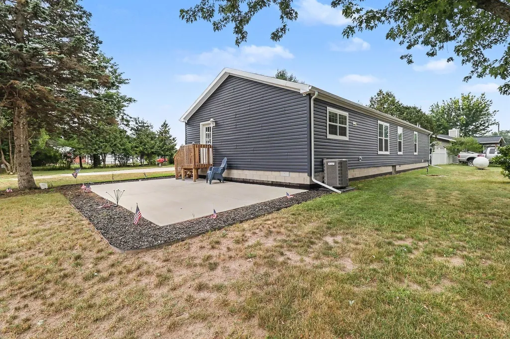 5957 E Ford Lake Dr. Drive Sheridan Township MI 49410