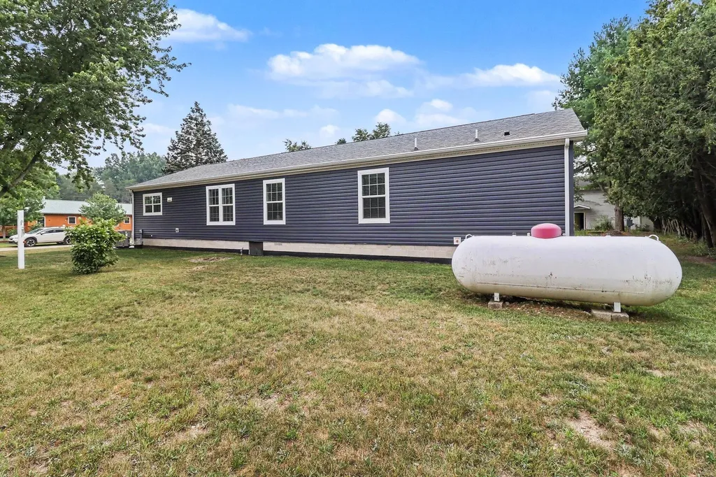 5957 E Ford Lake Dr. Drive Sheridan Township MI 49410