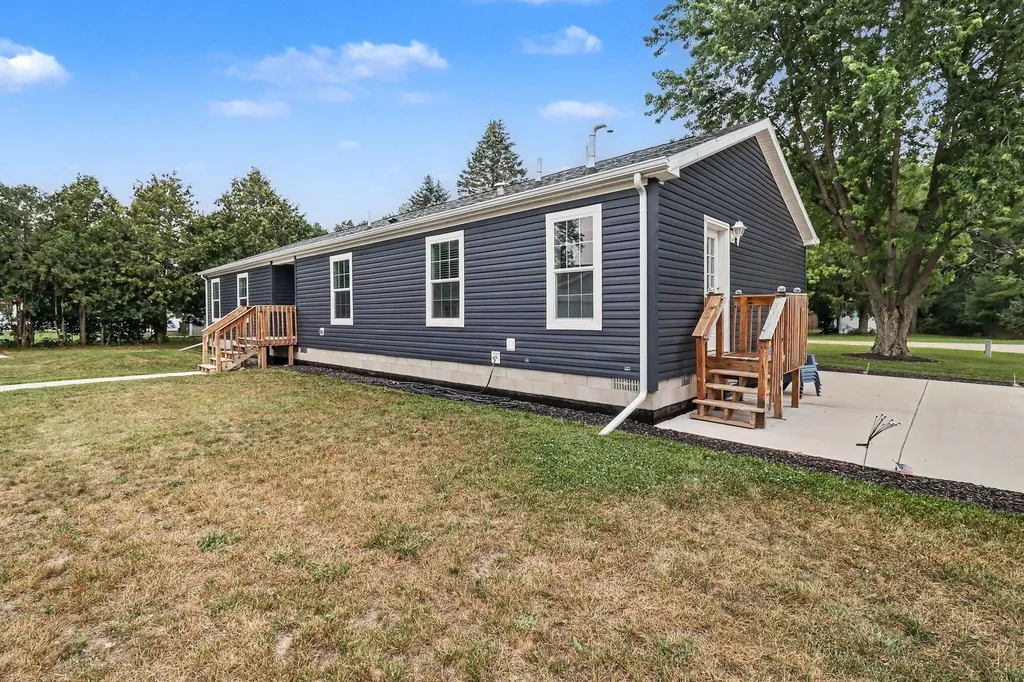 5957 E Ford Lake Dr. Drive Sheridan Township MI 49410