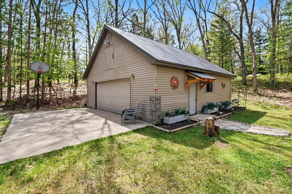 9629 N Kings Point Elk Township MI 49644