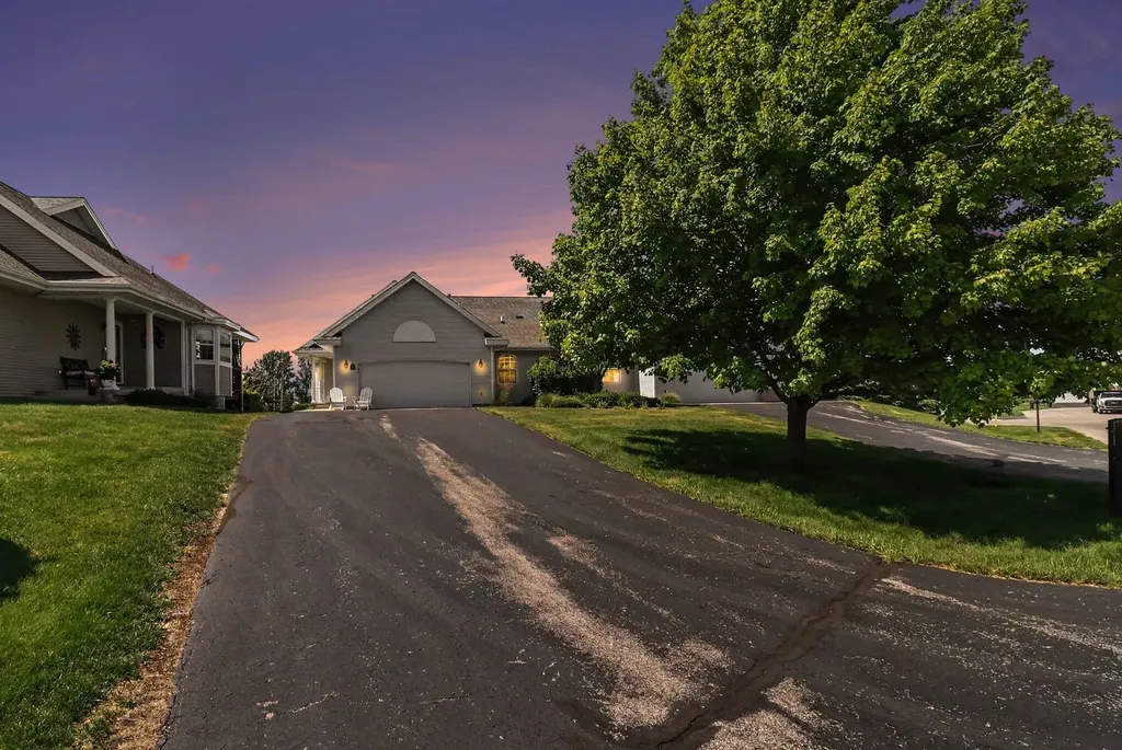212 Lighthouse Way S Manistee City MI 49660