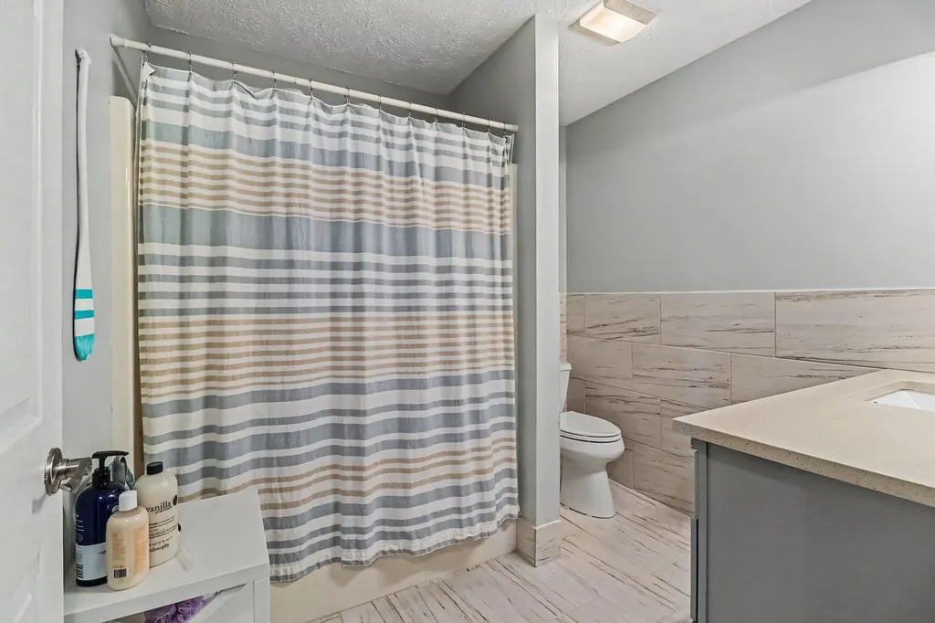 212 Lighthouse Way S Manistee City MI 49660