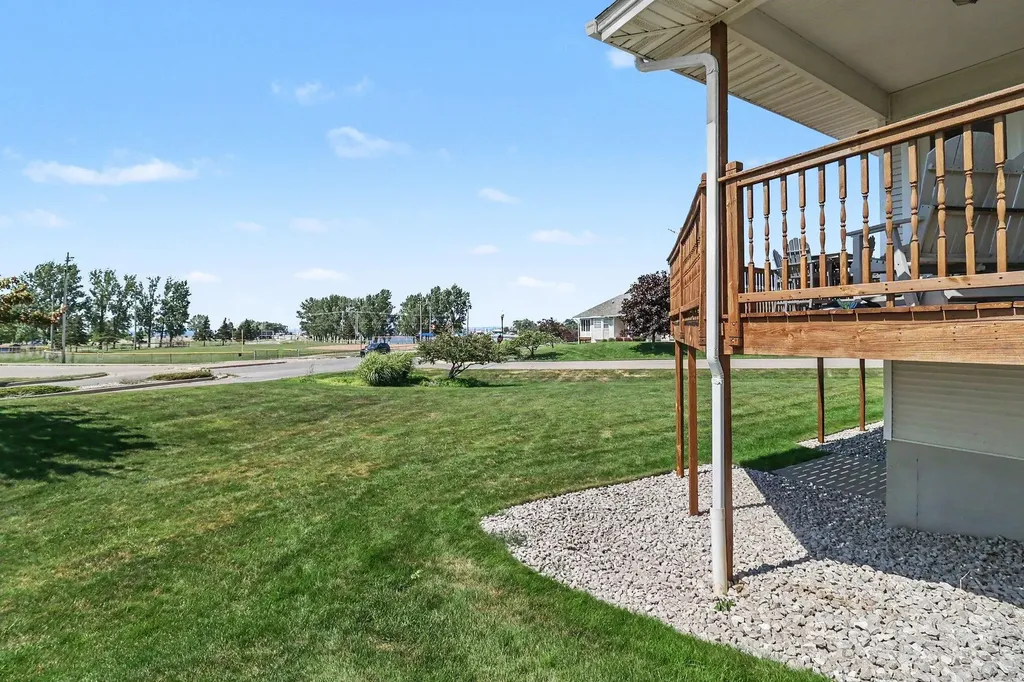 212 Lighthouse Way S Manistee City MI 49660