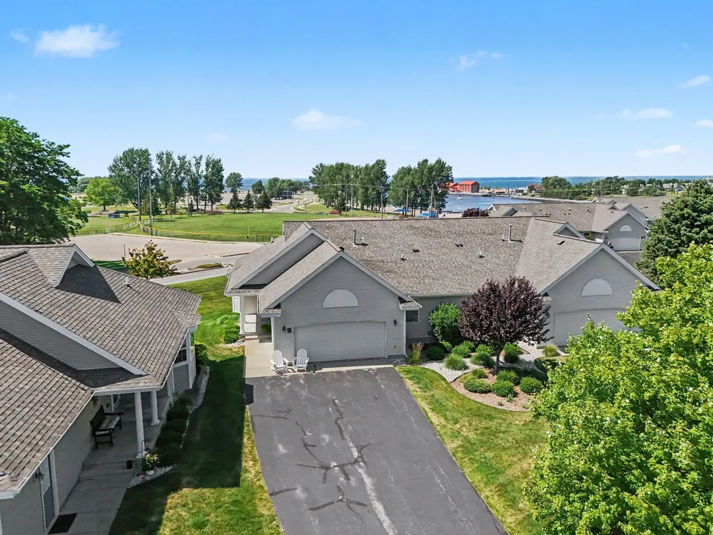 212 Lighthouse Way S Manistee City MI 49660