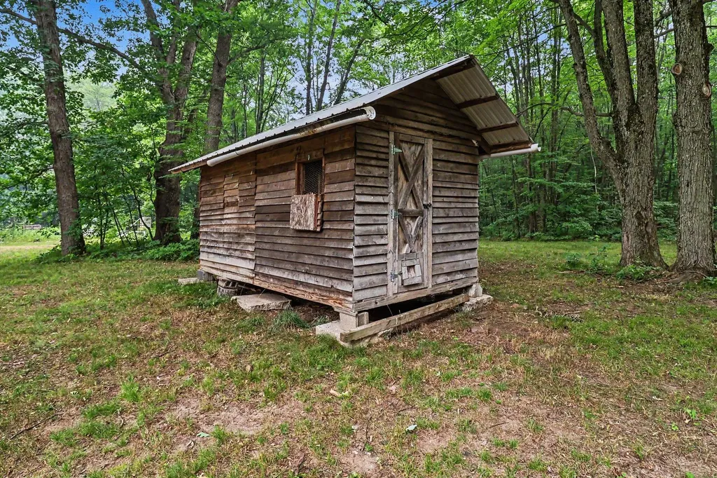 4994 E Madison Road Colfax Township MI 49459