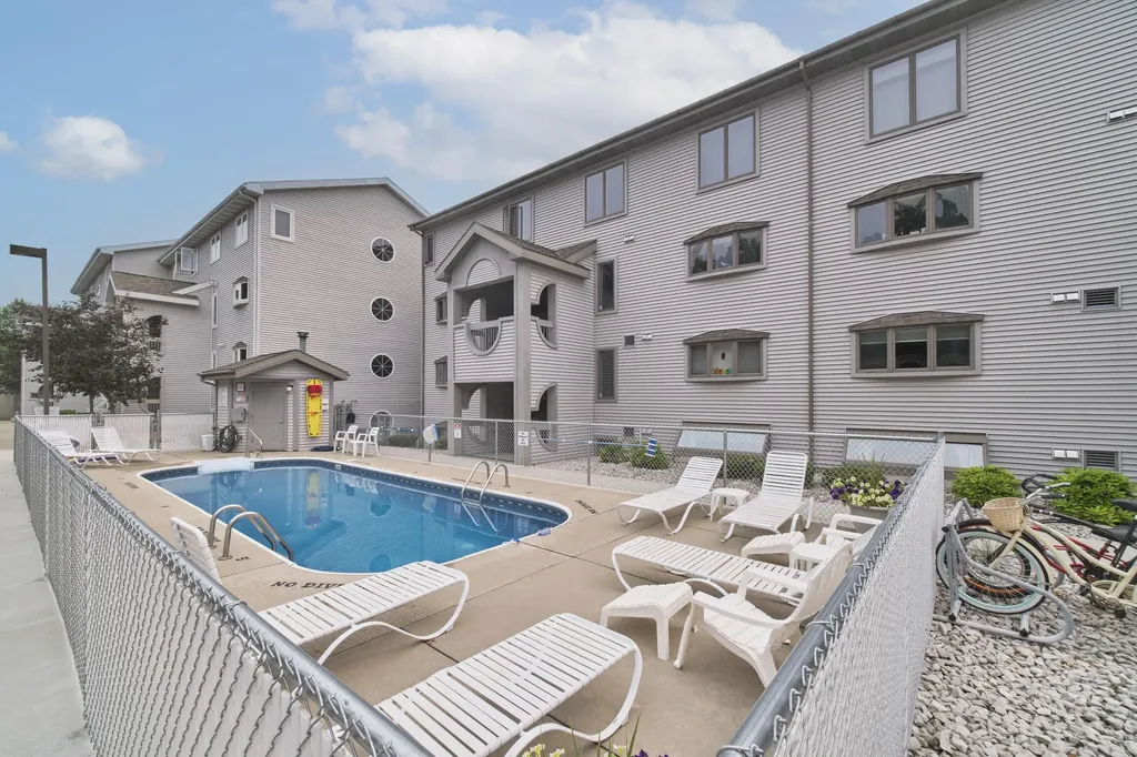 317 5th Avenue Manistee City MI 49660