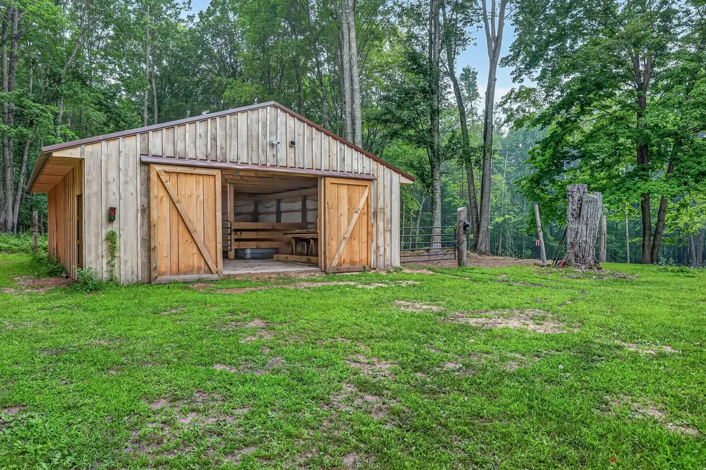 8045 W 16 Mile Troy Township MI 49309