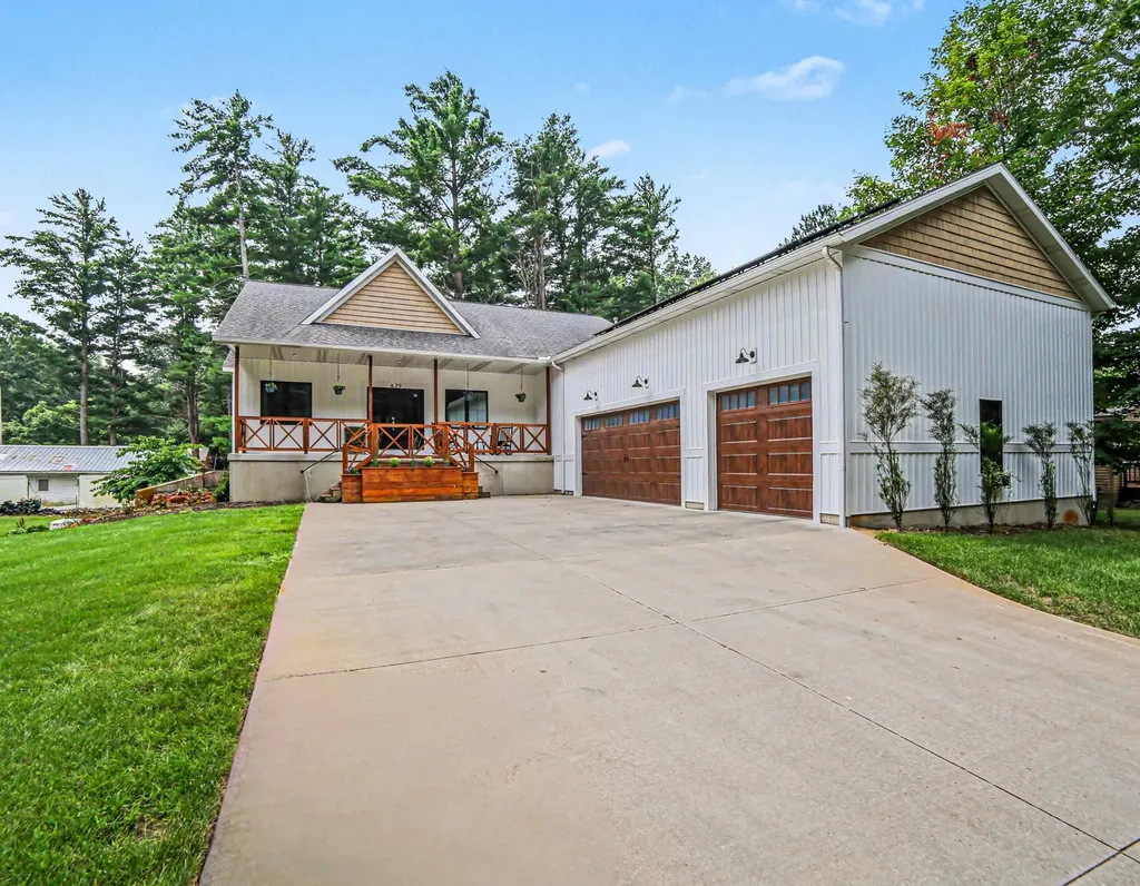 629 Sands Street Pentwater Village MI 49449