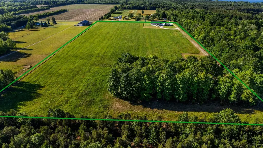 5859 Potter Road Onekama Township MI 49614