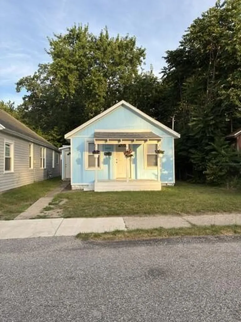 2203 Larue Street Muskegon City MI 49441