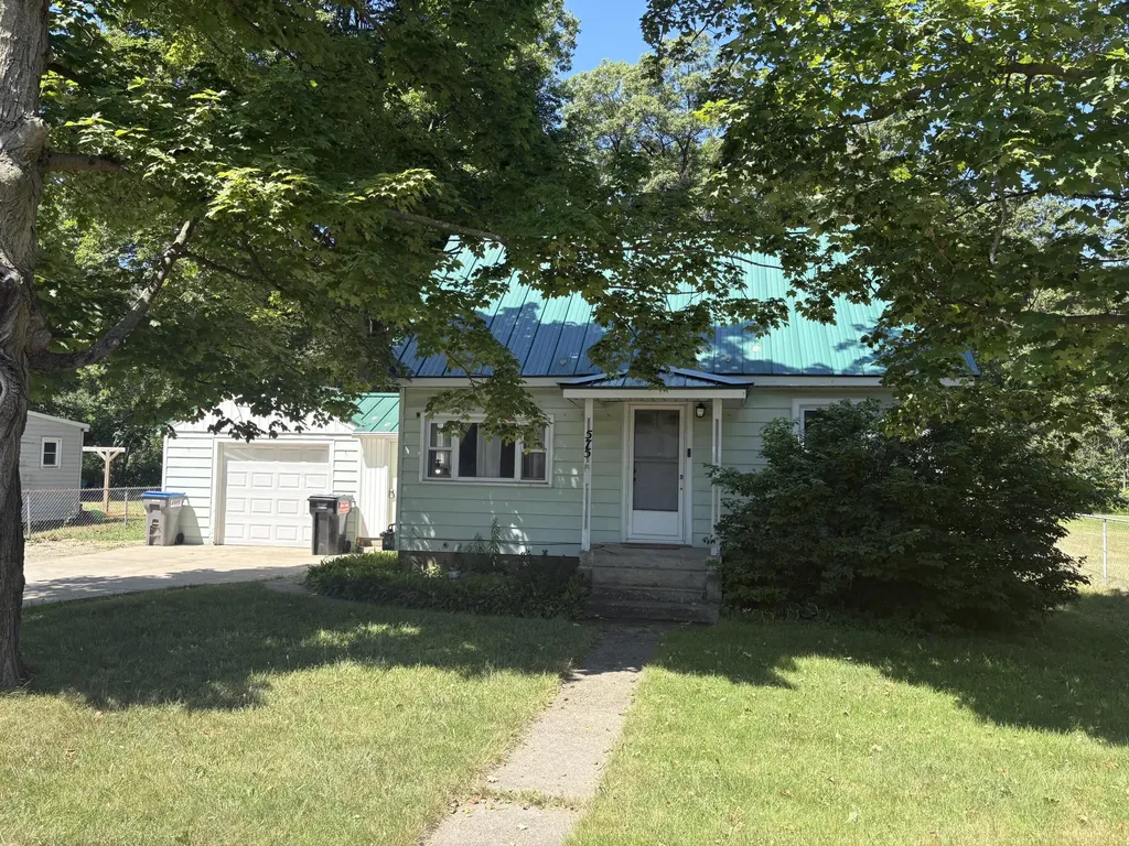 575 S Wolf Lake Road Egelston Township MI 49442