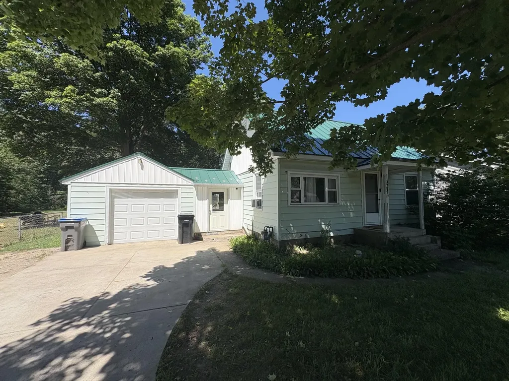 575 S Wolf Lake Road Egelston Township MI 49442