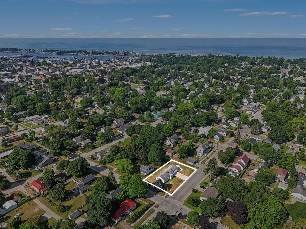 509 N Delia Street Ludington City MI 49431