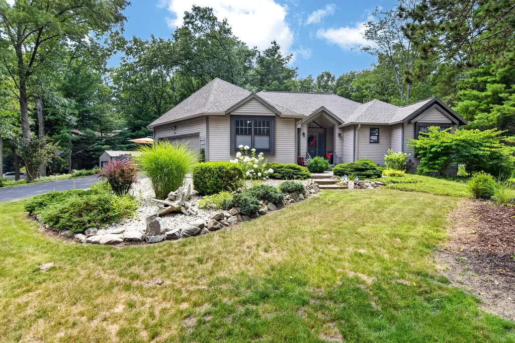416 N Rush Street Pentwater Village MI 49449