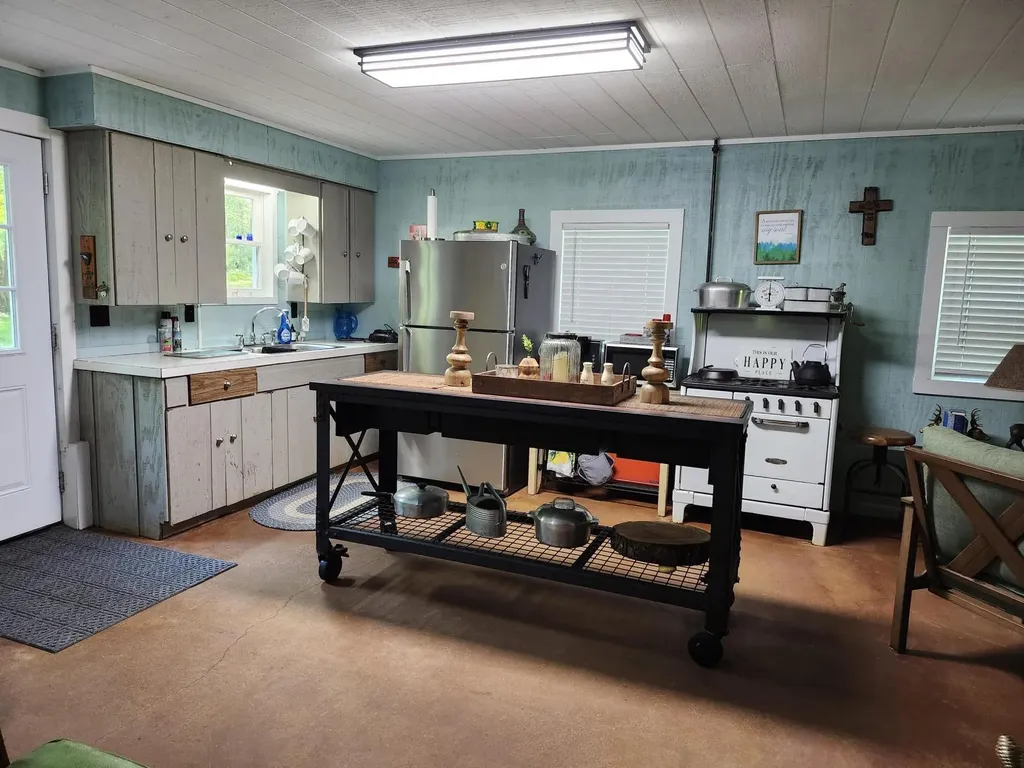 2867 E Hawley Road Eden Township MI 49405