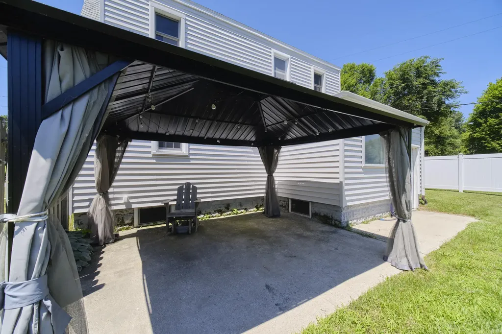 2631 Lakeshore Road Manistee Township MI 49660