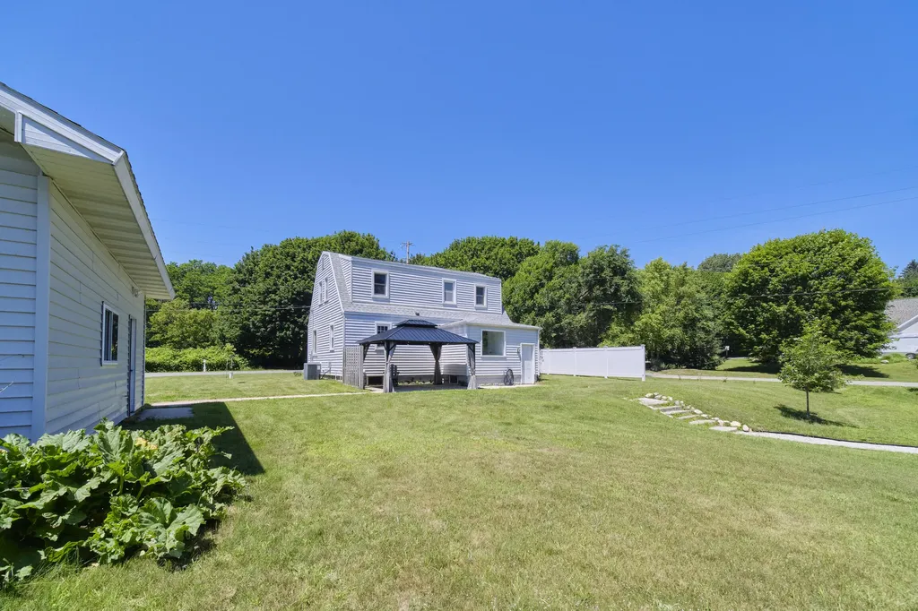 2631 Lakeshore Road Manistee Township MI 49660