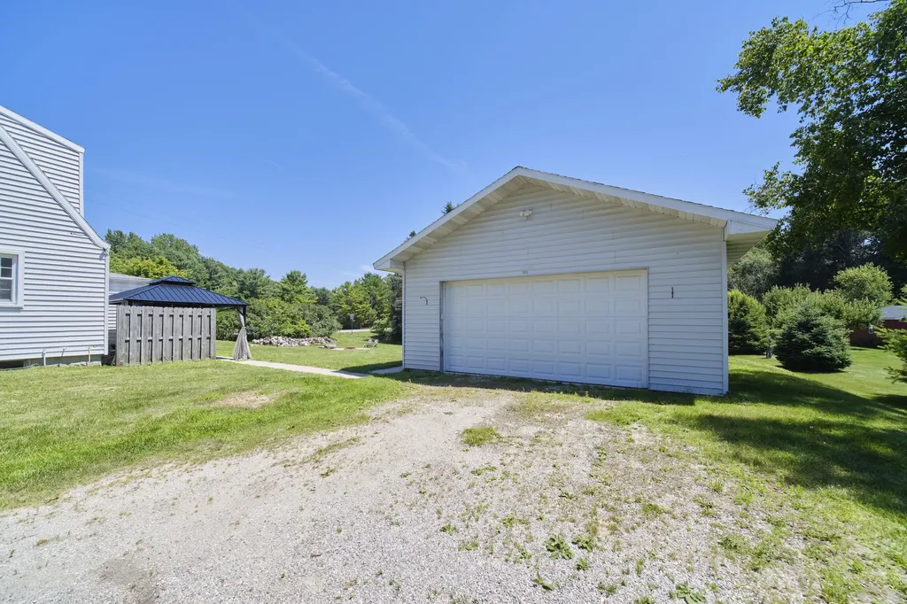 2631 Lakeshore Road Manistee Township MI 49660
