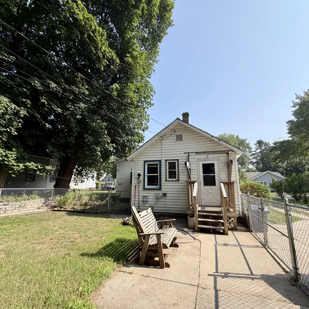 615 E Melendy Street Ludington City MI 49431
