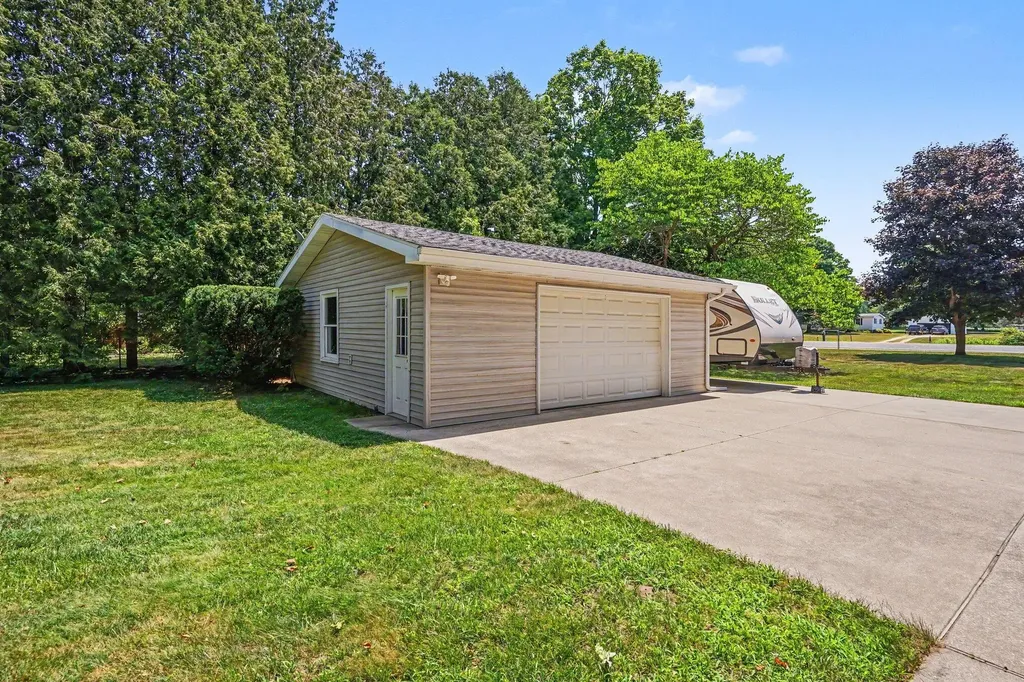 9064 E M20 Newfield Township MI 49421
