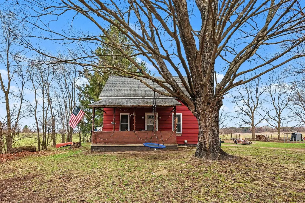 3521 S 204th Avenue Newfield Township MI 49421