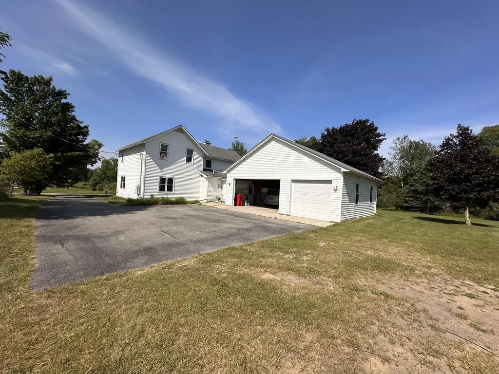 5372 W 8th Dayton Township MI 49412