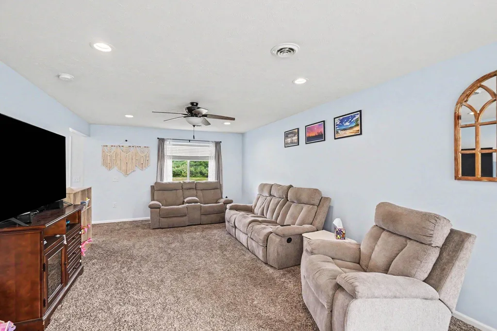 853 N Michigan Avenue Fremont City MI 49412